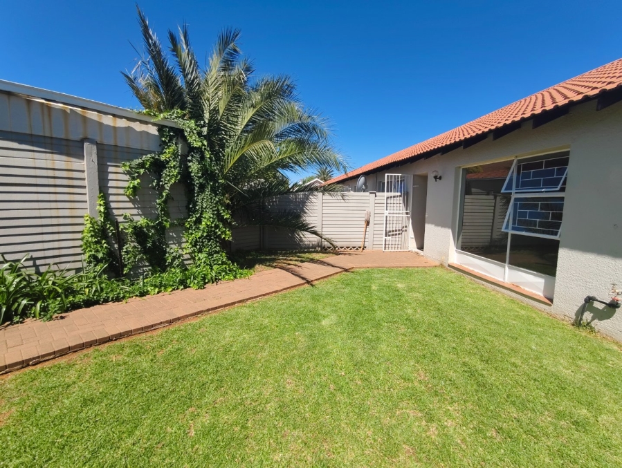 To Let 2 Bedroom Property for Rent in Langenhovenpark Free State